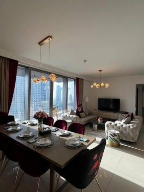 Burj Khalifa view, 3 Bedroom Apartment in Boulevard Point, Connected to Dubai Mall